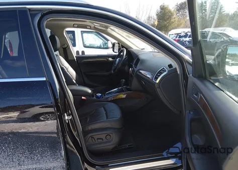 2010 Audi Q5 3.2 Premium from USA, damaged, VIN WA1LKAFP3AA056313